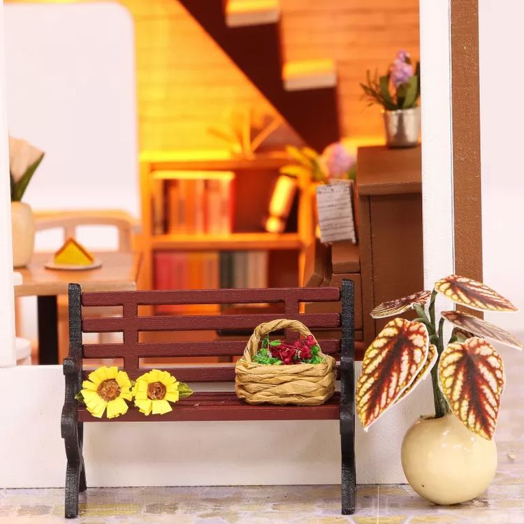 Миниатюрная сборная модель (румбокс) «Кафе Радуга» — картинка 3