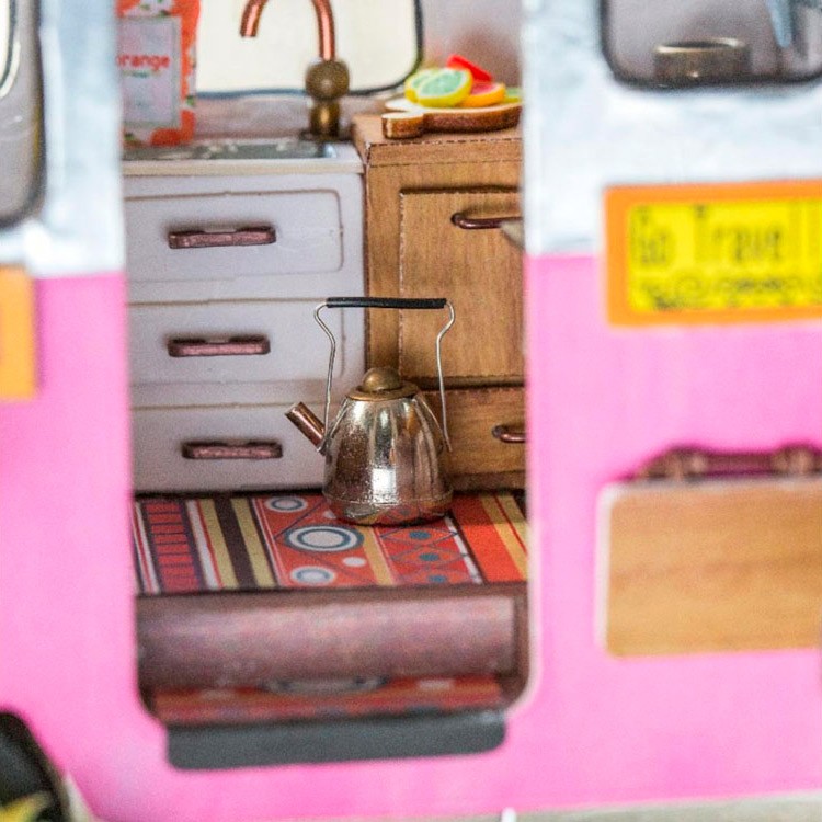 Набор для создания миниатюры (румбокс) «Домик на колесах» — картинка 6