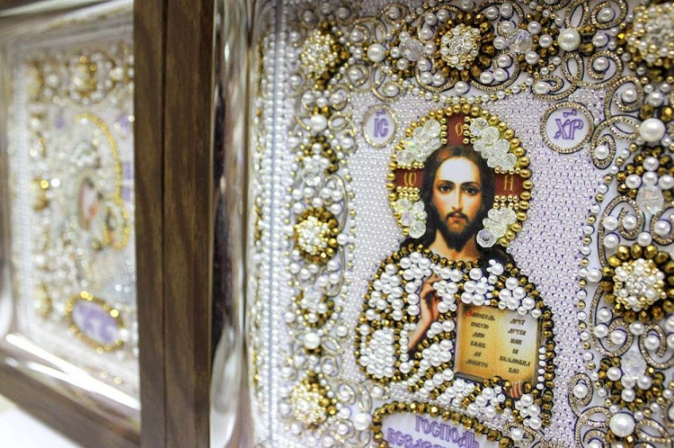 Вышивка Образа в каменьях «Господь Вседержитель (венчальная)» — картинка 4