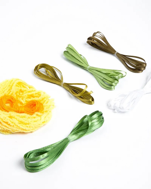 Вышивка лентами «Белый букет» — картинка 7