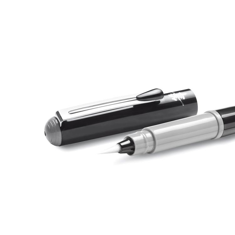 Ручка-кисть Brush Pen для каллиграфии черный корпус, 4 сменных картриджа, Pentel — картинка 5
