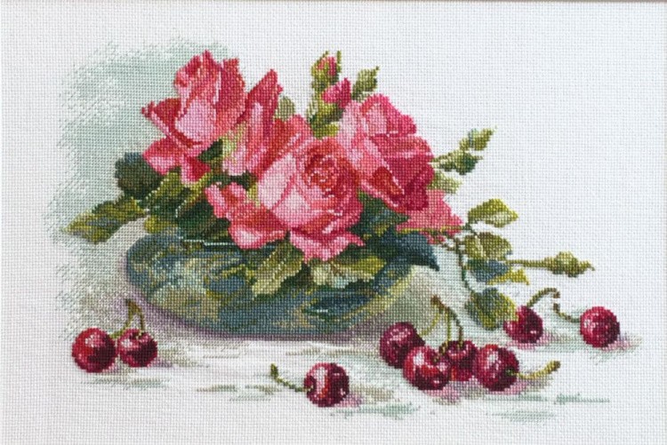 Набор для вышивания «Розы и черешня»