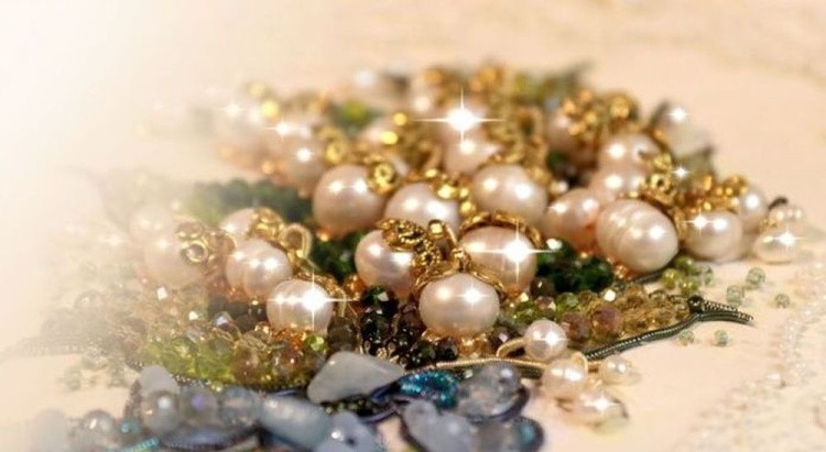 Набор для вышивания хрустальными бусинами «Цветочное кружево. Ландыши» — картинка 2