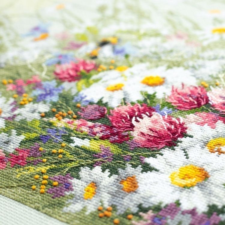 Набор для вышивания «Ромашки и клевер» — картинка 7