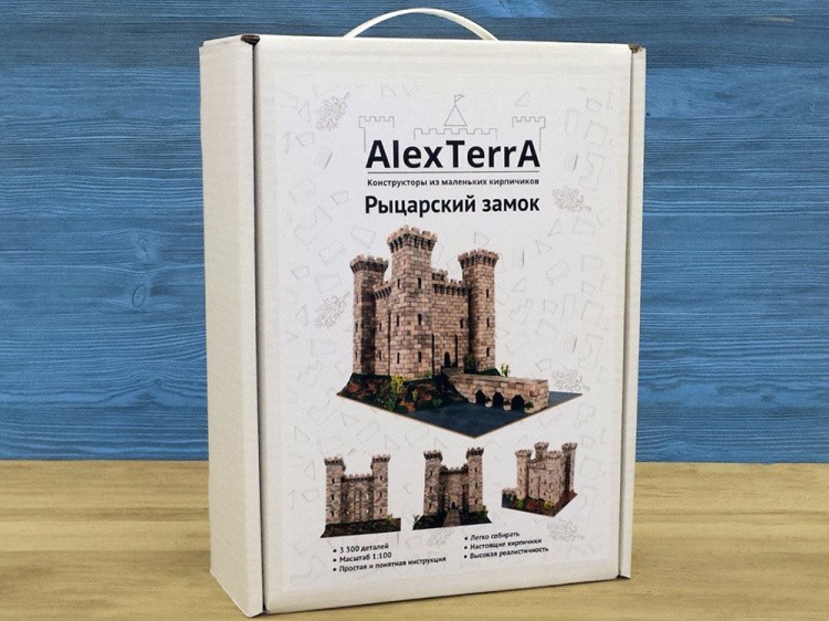 Конструктор из кирпичиков «Рыцарский замок (со светом)» — картинка 8