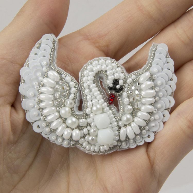 Набор вышивки бисером «Брошь. Лебедь» — картинка 2