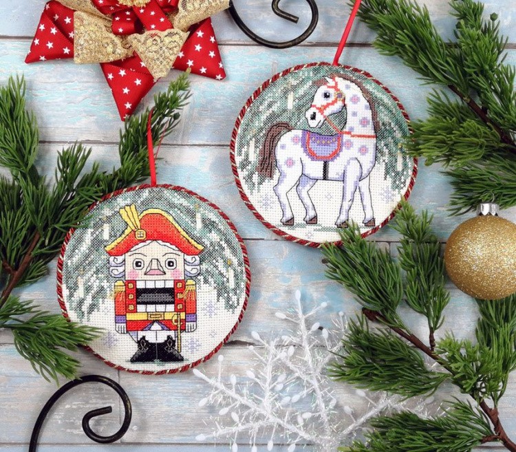 Набор для вышивания «Пинкипы. Рождественское чудо» — картинка 2