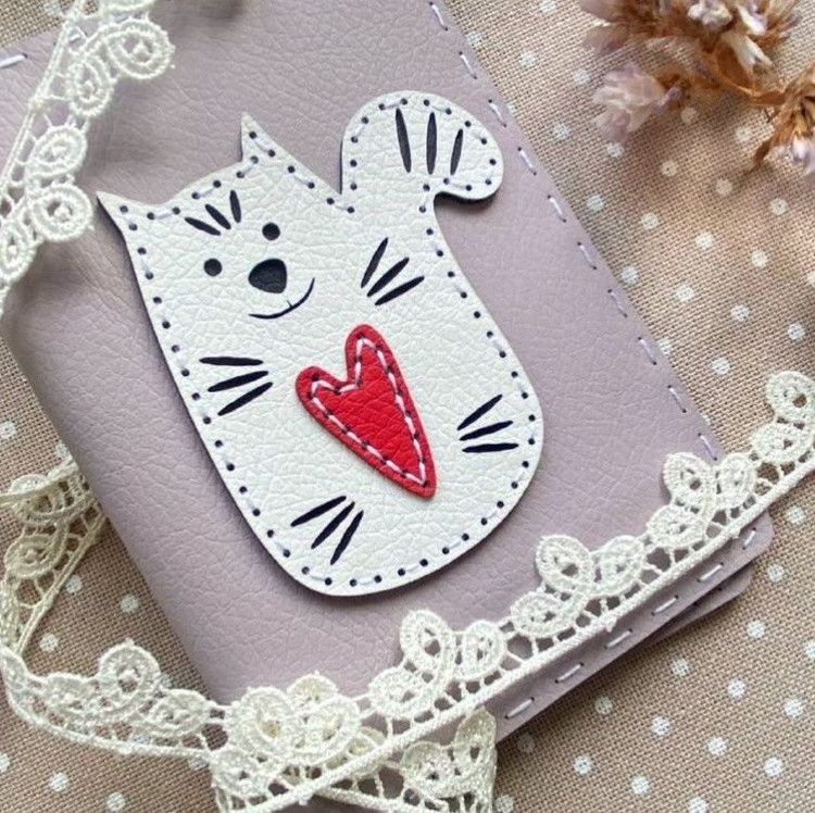 Набор для изготовления обложки для паспорта «Кот сиреневый» — картинка 3