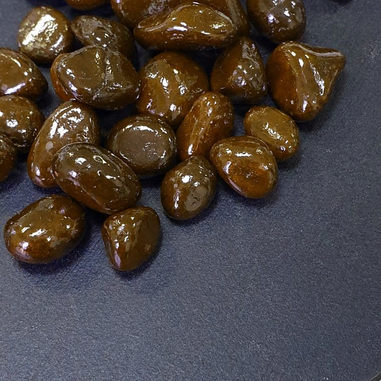 Галька крашеная (цвет бордовый)