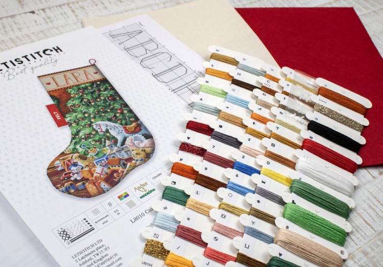 Набор для вышивания «Cozy Christmas Stocking» — картинка 3