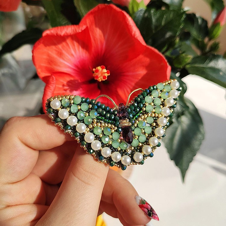 Набор для вышивания «Брошь. Бабочка Нефрит» — картинка 3