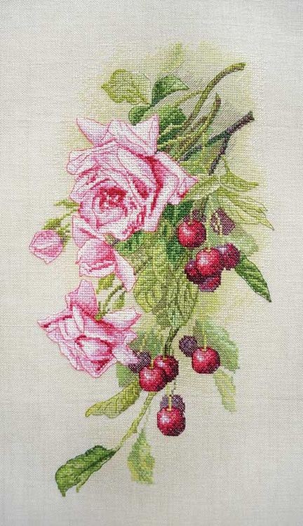 Набор для вышивания «Розы и вишня»