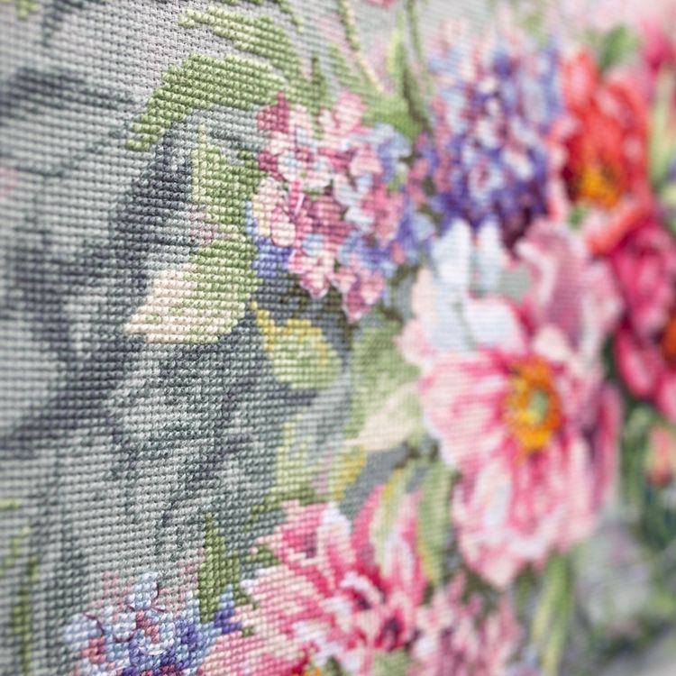 Набор для вышивания «Пионы и гортензии» — картинка 8