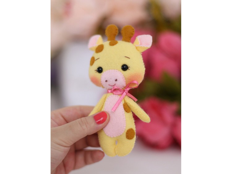 Набор для шитья игрушки «Жирафик Олли» — картинка 2