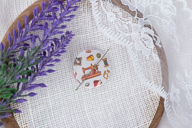 Игольница-магнит «Швейная машина» — картинка 2