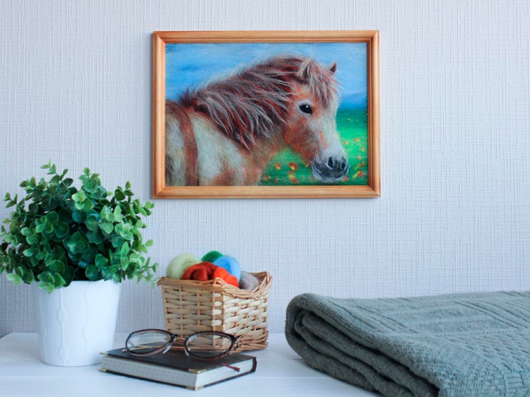 Картина шерстью «Лошадка» — картинка 4