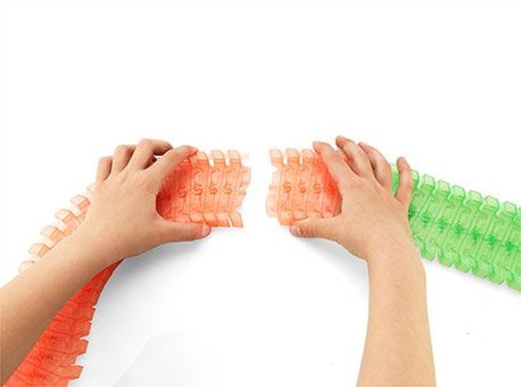 Конструктор Гоночная трасса Magic Tracks 220 деталей — картинка 7