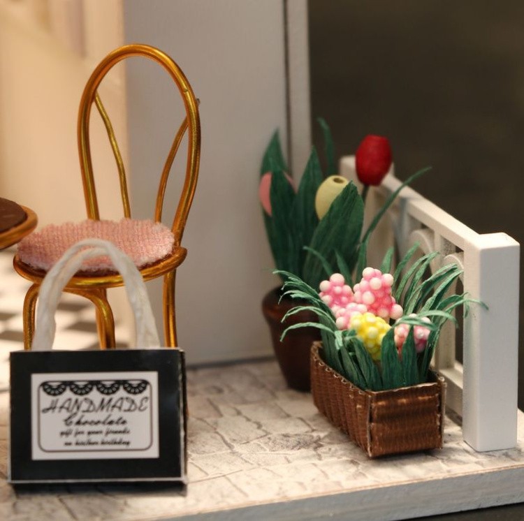 Набор для создания миниатюры (румбокс) «Шоколадница» (русифицированная версия) — картинка 2