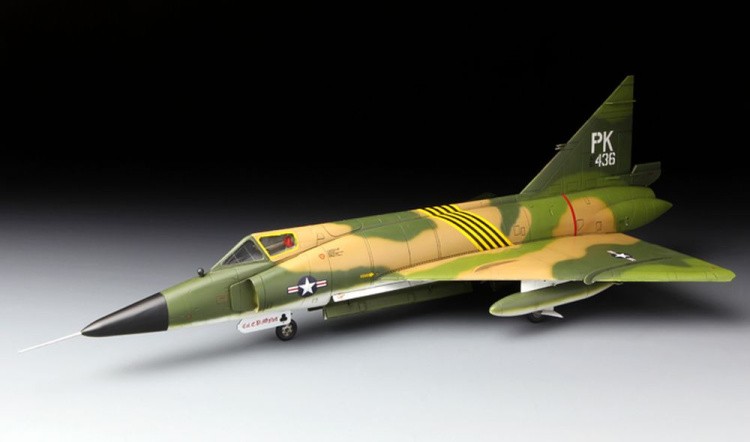 Сборная модель «Самолет F-102»