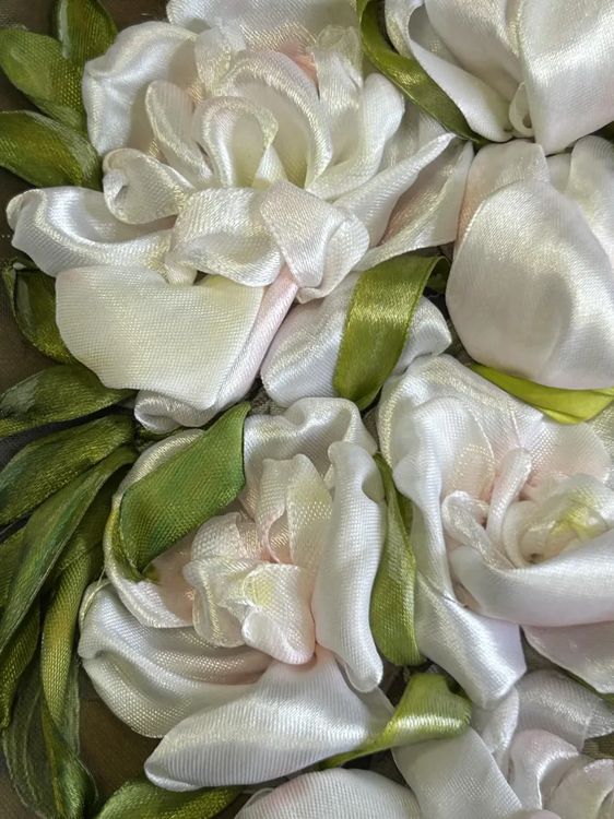 Набор для вышивания «Ветка белых пионов» — картинка 3