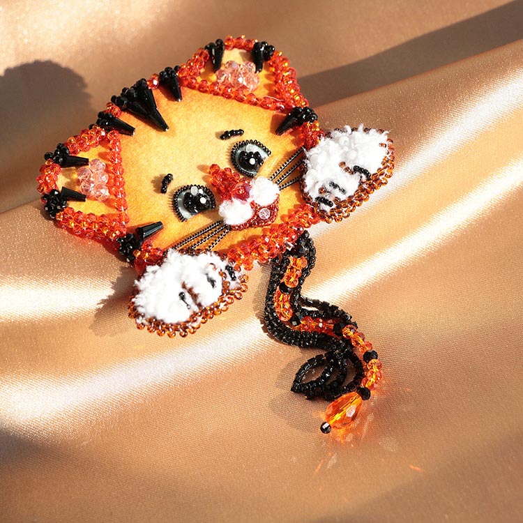 Набор для вышивания хрустальными бусинами «Тигренок. Брошь» — картинка 3
