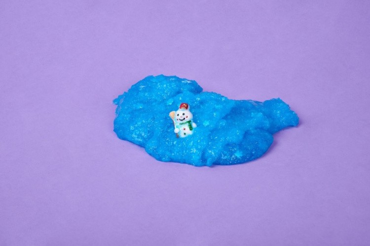 Слайм «Стекло» Физ голубой с блестками со снеговиком, 180 г — картинка 5