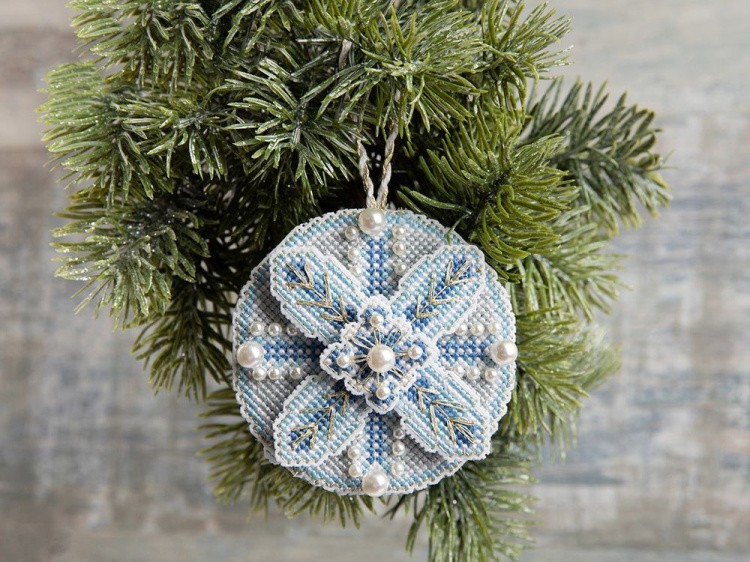 Набор для вышивания «Новогодняя игрушка. Голубой шар» — картинка 5